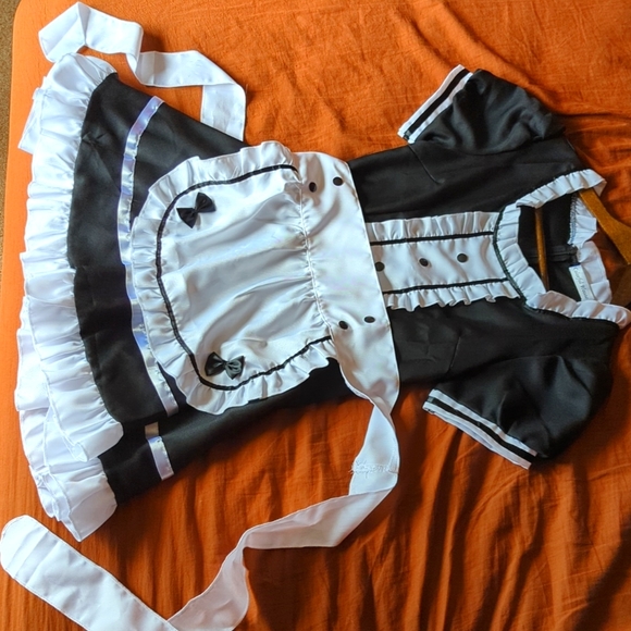 Maid costume, cosplay. Black and white. - Picture 1 of 3